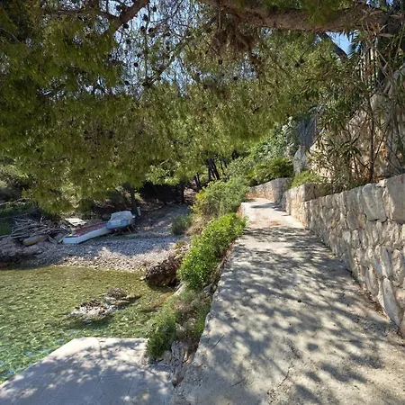 Sano Hvar Town